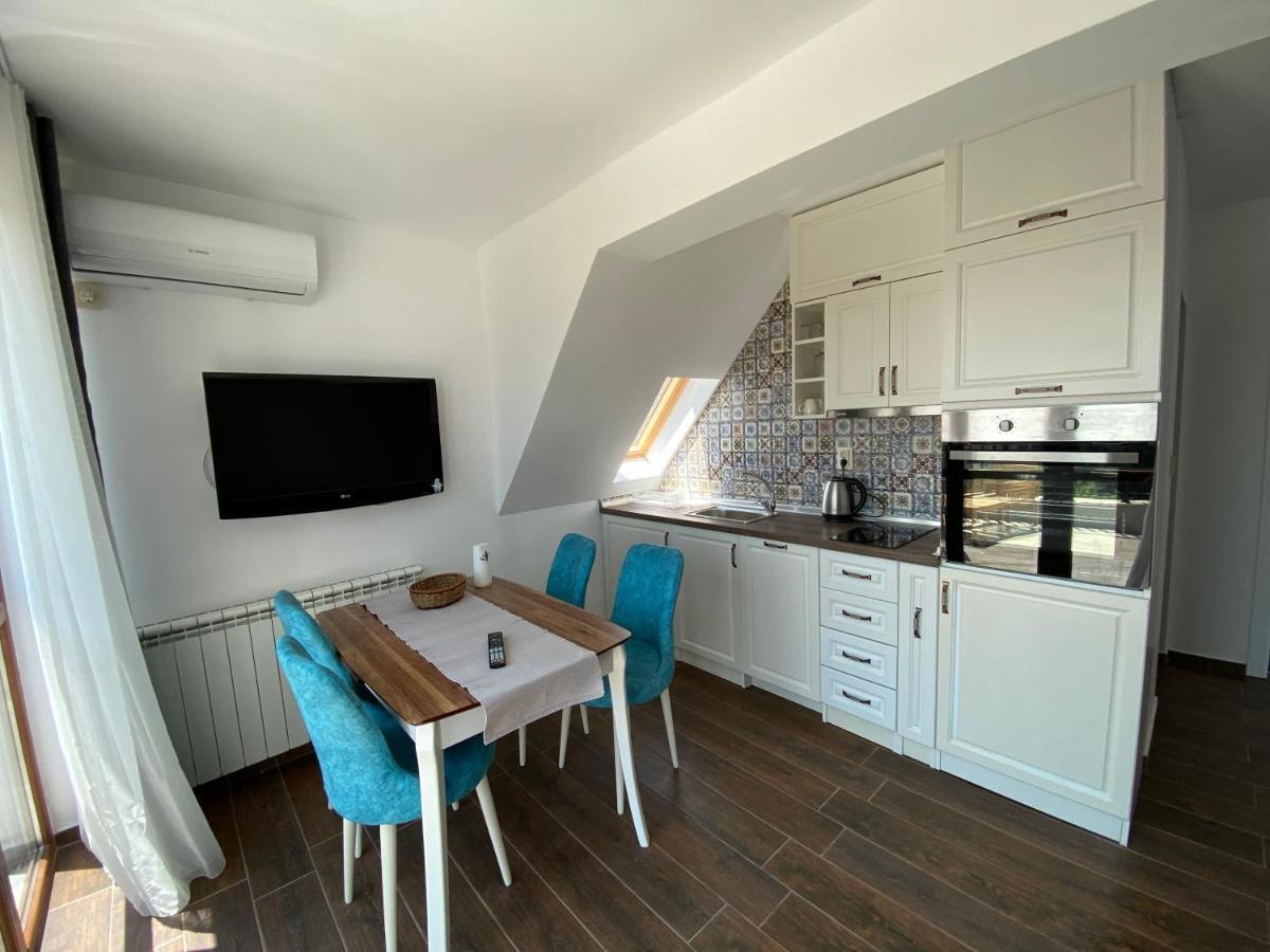 Villa Aqua Family Hotel Burgas Stad Buitenkant foto
