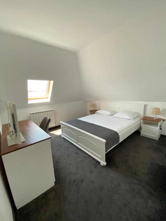 Villa Aqua Family Hotel Burgas Stad Buitenkant foto