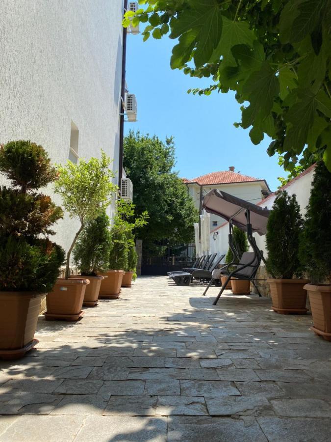 Villa Aqua Family Hotel Burgas Stad Buitenkant foto