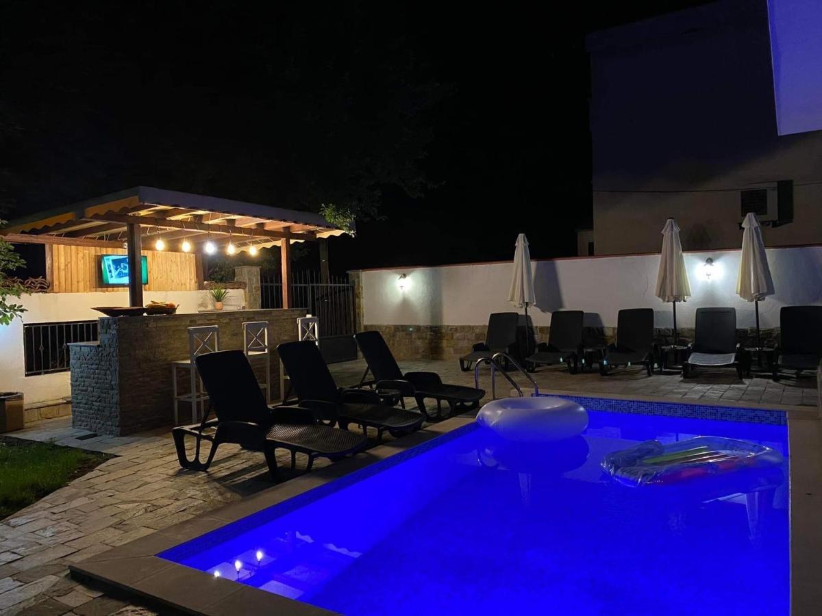 Villa Aqua Family Hotel Burgas Stad Buitenkant foto
